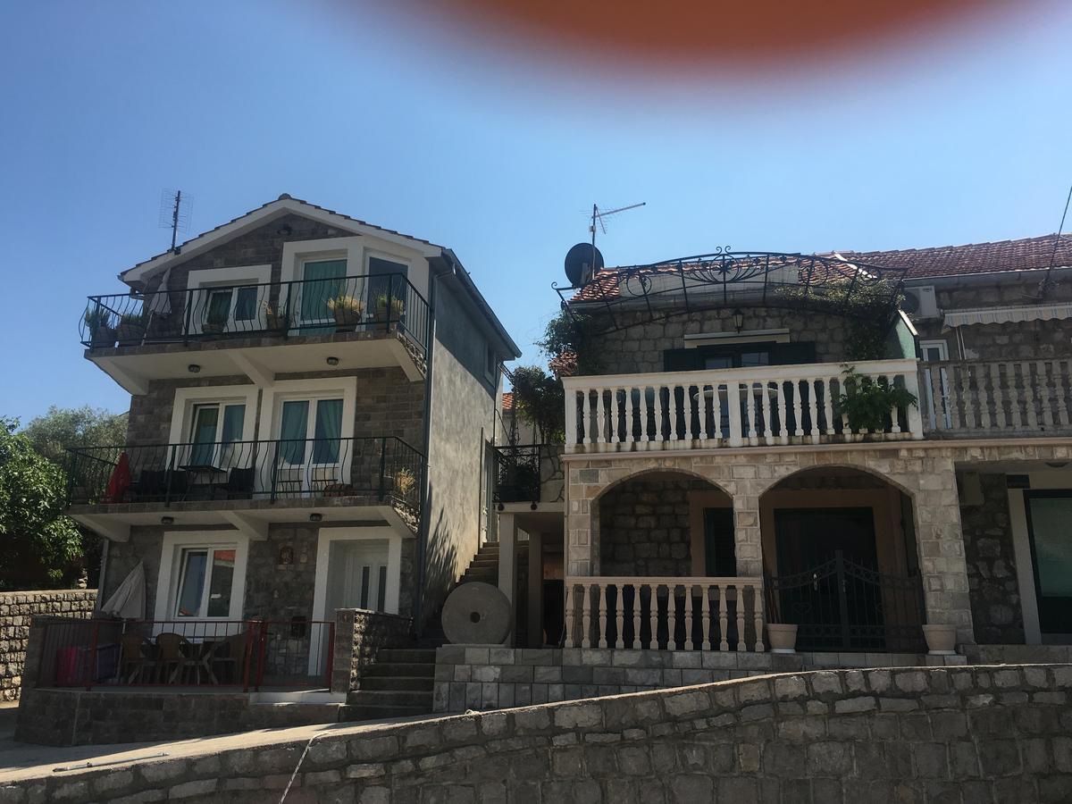 Studio Apartments Krasici Tivat Ngoại thất bức ảnh
